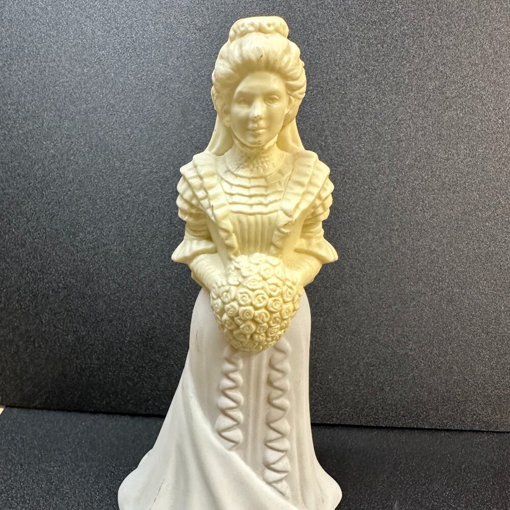 Avon‎ Bridal Moments Sweet Honesty Full Cologne Decanter Victorian Bride 5 oz